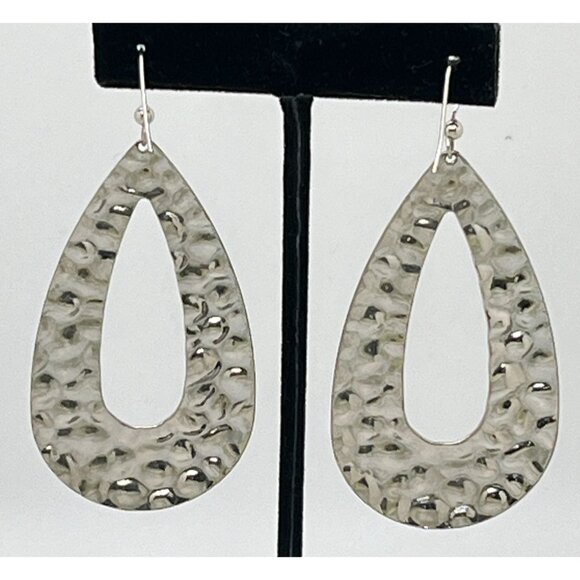 Silver Tone Earrings Hammered Metal Teardrop Dangle Retro 80s Boho Chic - Picture 5 of 6